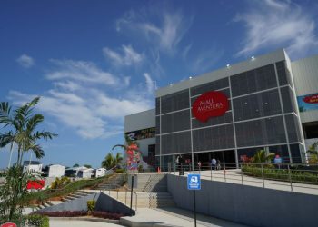 Colegio de Ingenieros de Loreto encabeza inspección al Mall Aventura Iquitos.