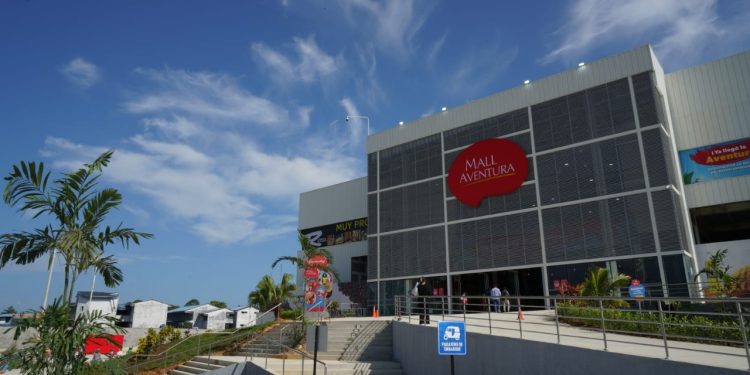 Colegio de Ingenieros de Loreto encabeza inspección al Mall Aventura Iquitos.