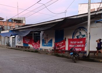 Maestros toman la UGEL de Datem del Marañón por presuntas irregularidades administrativas