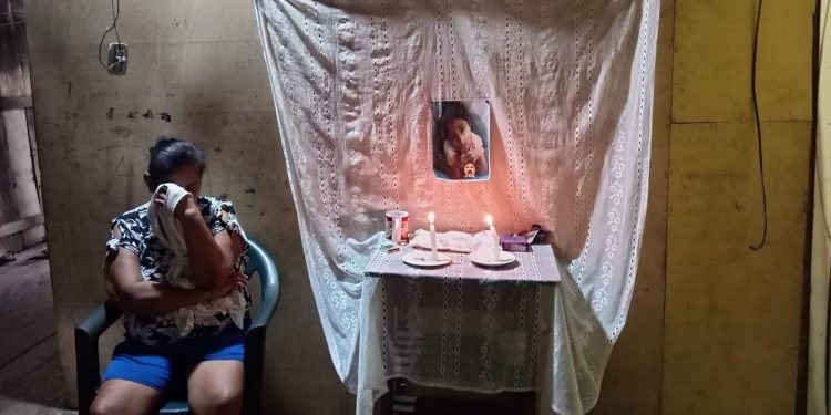 Familia solicita apoyo para trasladar cuerpo de niña que murió aplastada por una pared.