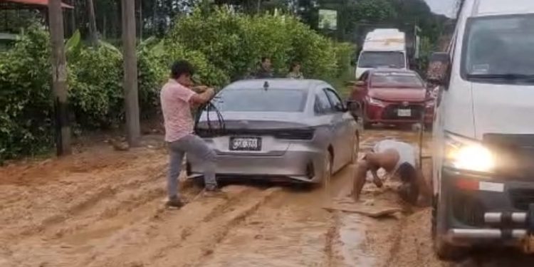 Transportistas denuncian daños en carretera Iquitos – Nauta tras intervención inconclusa