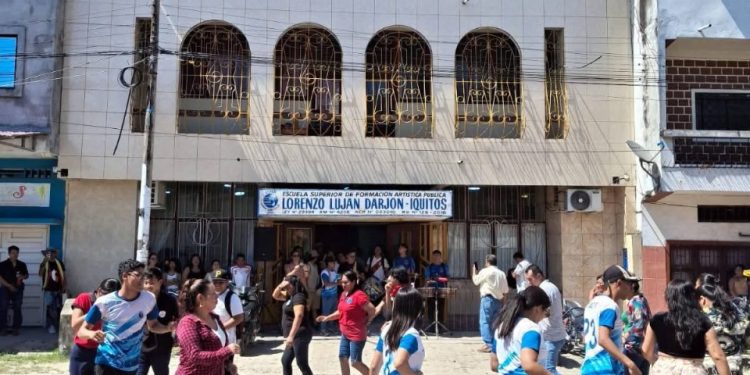 ESFAP “Lorenzo Luján Darjón” celebra 63 años impulsando el arte en Loreto