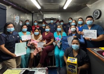 Gestante kichwa da a luz de manera segura a bordo de la PIAS Napo en Loreto