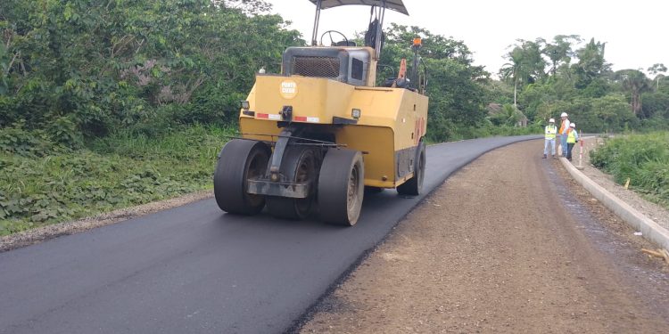 GOREL inicia colocación de carpeta asfáltica en la vía San Lorenzo – Recreo