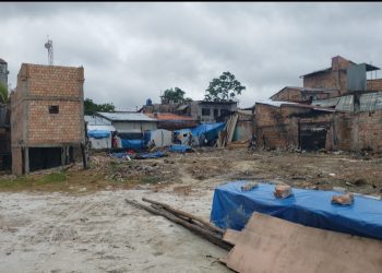 Damnificados del incendio siguen esperando nivelación de terrenos y alertan grave inseguridad en la zona