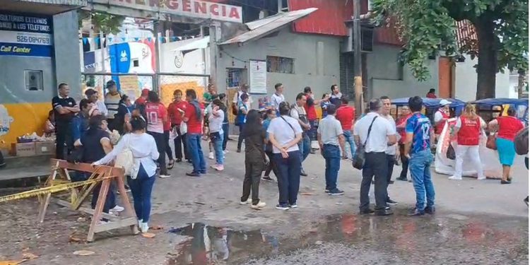 Trabajadores del Hospital de Apoyo Iquitos acatan huelga indefinida por demandas presupuestales