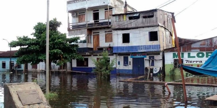 Lluvias intensas provocan inundaciones en Requena y elevan riesgo por creciente de ríos