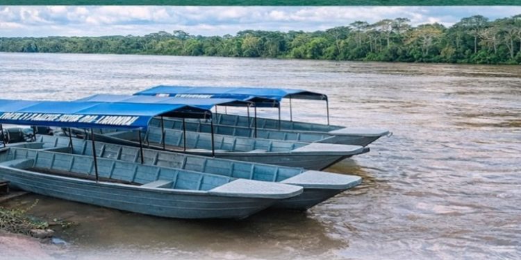 Salud refuerza atención en cuencas alejadas con chalupas y motores para combatir la malaria