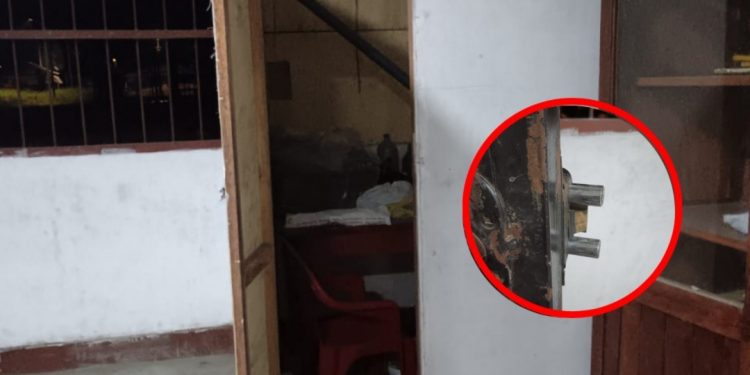 Roban local comunal de Quistococha frente a puesto de serenazgo