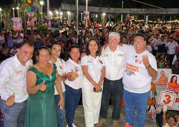 César “el Gordito” Vidaurre participa en aniversario del AH Munich y refuerza cercanía con la población