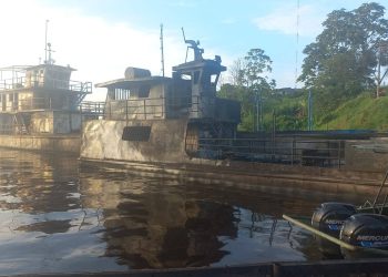 Fiscalía investiga explosión en embarcaciones del río Itaya que dejó heridos y desaparecidos