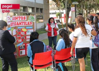 Estudiantes organizan feria “Emprendiendo con Zegel” en IPAE Iquitos