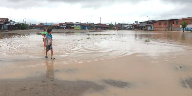 Vecinos de Punchana denuncian abandono ante inundaciones y falta de apoyo de autoridades