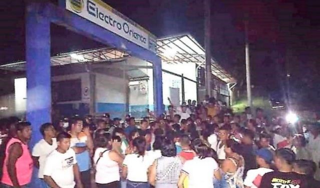 Contamana se moviliza contra apagones y deficiente servicio eléctrico