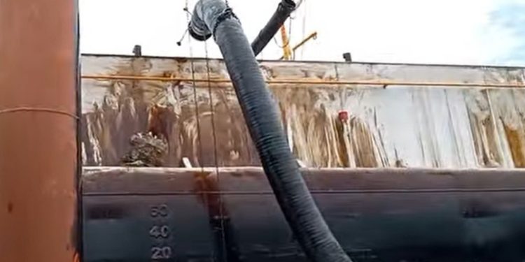 Denuncian derrame de petróleo en el río Marañón cerca de la comunidad de Saramurillo