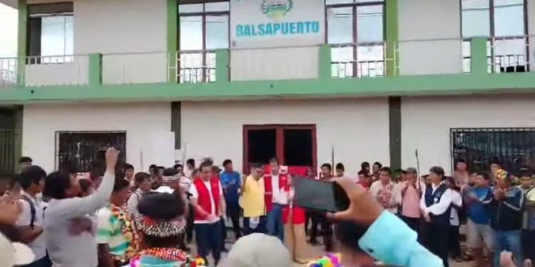 Pueblo shawi mantiene protesta en Balsapuerto y espera resultados de investigación por presunta corrupción