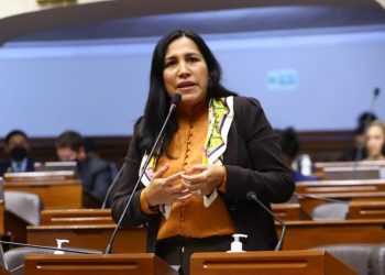 Congreso aprueba ley para pensión digna de maestros cesantes y jubilados