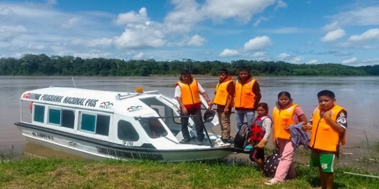 Movitambos del MIDIS trasladan a escolares y reducen deserción en comunidades de Loreto