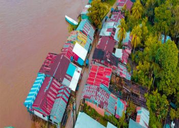 Creciente del río Amazonas sigue generando preocupación en Barrio Florido por riesgo de desbarrancamiento