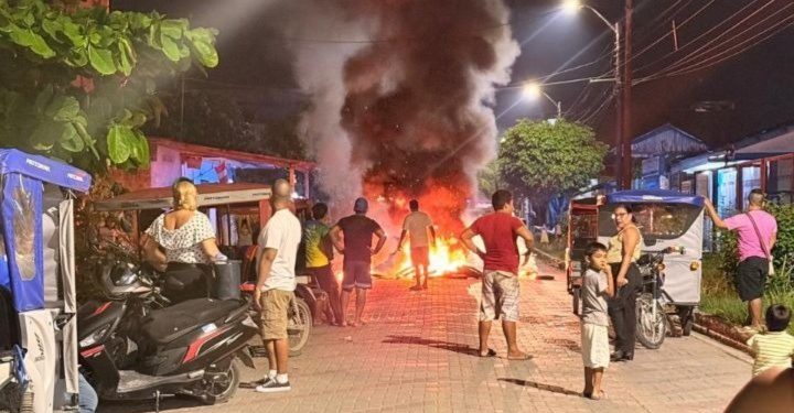 Caballococha protesta por constantes cortes de energía eléctrica