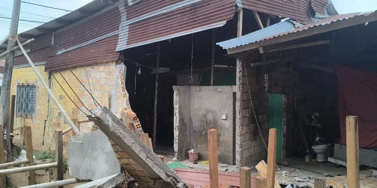 Viviendas colapsan y se inundan con desagüe tras presunta negligencia de constructora