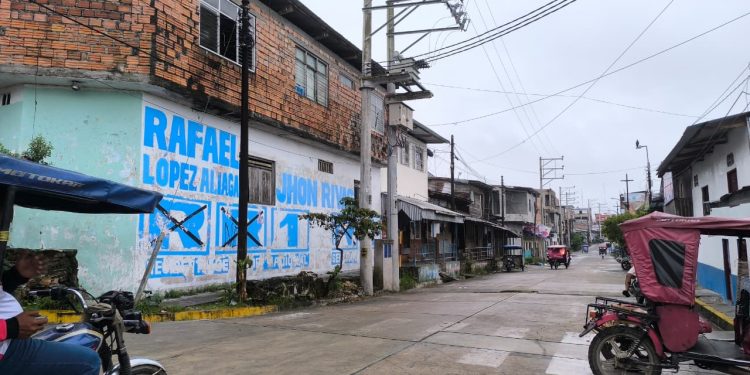 Denuncian cierre de calles por fiestas sociales y registros de peleas