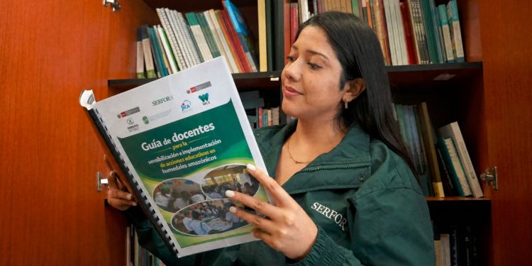 Loreto: guía de SERFOR ayuda a docentes en la sensibilización de escolares para conservar humedales amazónicos