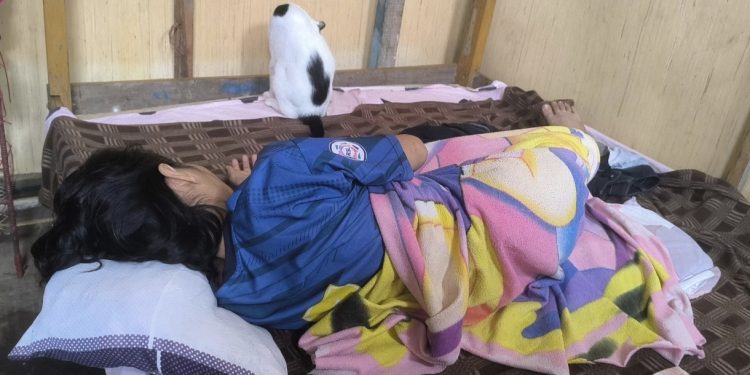 Mujer postrada solicita apoyo médico y asistencia para retornar a su localidad natal