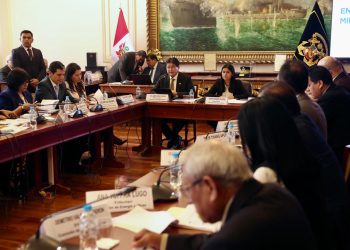 Ministro Guillermo Shinno anuncia reestructuración de Electro Oriente