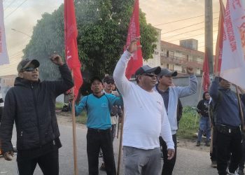 Primer día de paro de 72 horas inicia con bloqueo en la vía hacia el aeropuerto