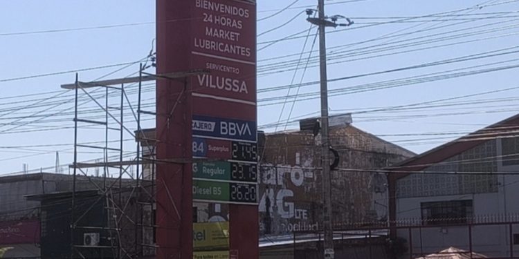 Reportan precios de combustibles en servicentro de la avenida José Abelardo Quiñones