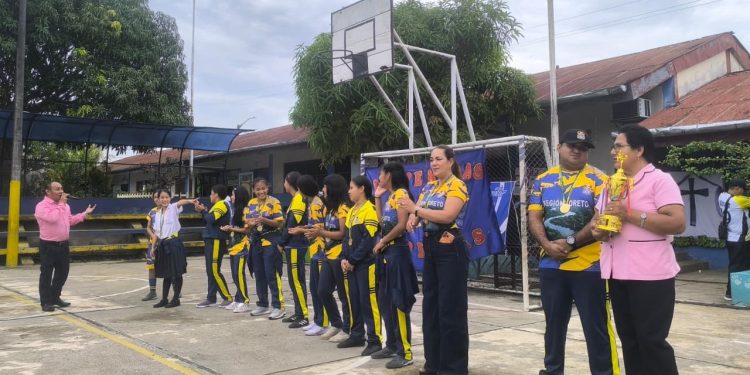 Colegio Modelo se corona campeón macroregional de futsal femenino