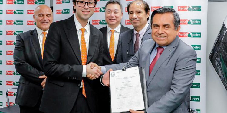 PerúPetro suscribe modificación del contrato de licencia con PetroPerú y Cheiron para reactivar Lote 192